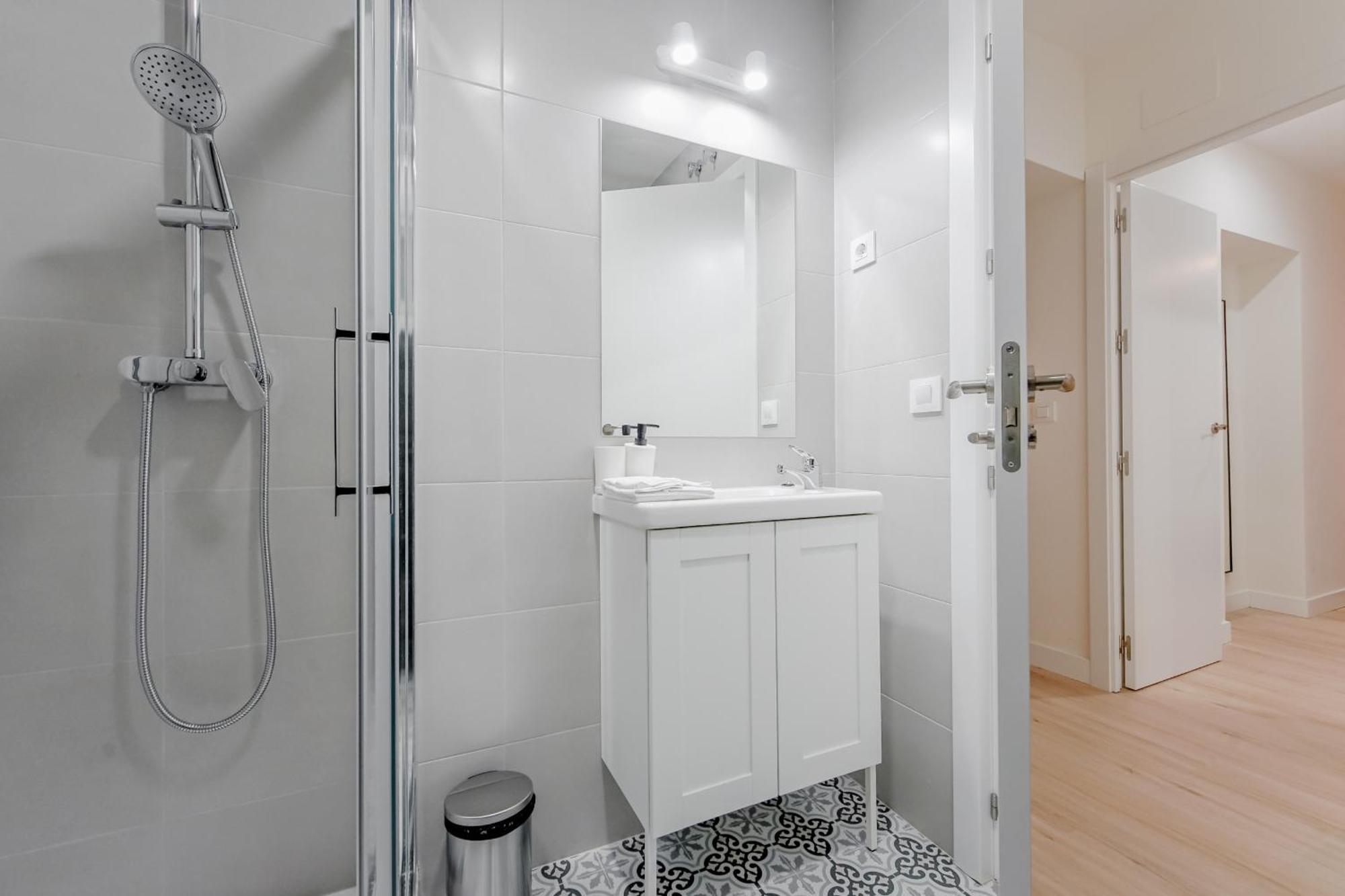Modern Apt Para 6Pax En La Plaza De Tirso-Centro E1 Madrid Dış mekan fotoğraf